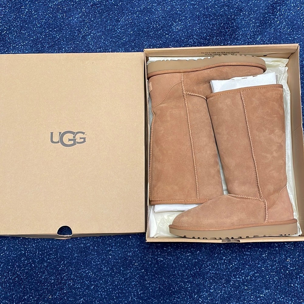 Brand New Ugg Tall Chestnut - Size 6